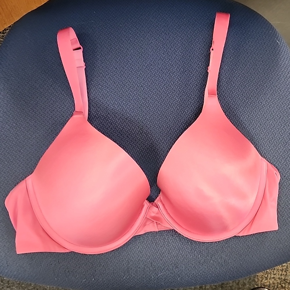 Victoria's Secret Full Coverage Bra 38B